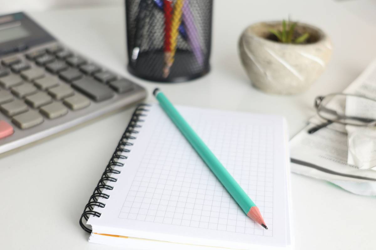 Online budgeting course dashboard helping build savings plan for career changes